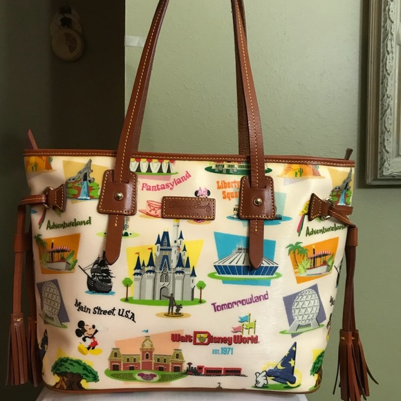 Dooney & Bourke Handbags - 🌸FINAL PRICE🌸Dooney and Bourke Disney retro tote